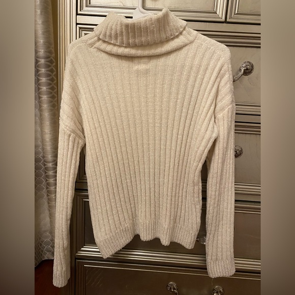 Polyester sweater - Picture 4 of 4